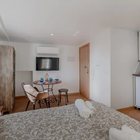 Apartment Alfama River View